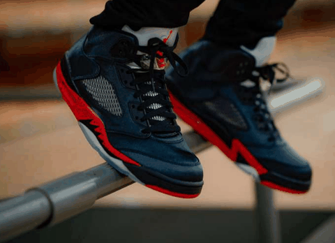 但是需求也潮牌是很大的（Air Jordan 5丝绸实物欣赏 Air Jordan 5丝绸上脚好看吗）
