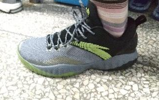 小编也入潮牌汇潮牌网手了一双（安踏