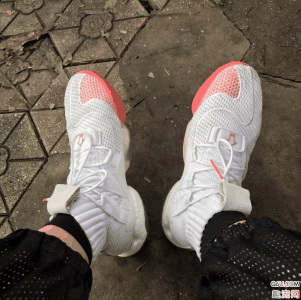 阿迪达斯crazy byw x上脚潮牌资讯测评 crazy byw x值得入手吗（阿迪达斯crazy byw x上脚测评 crazy byw x值得入手吗）