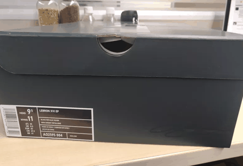 鞋盒包装这么潮牌谨慎 鞋盒正面（詹姆斯16“I Promise”​开箱测评 Lebron 16 慈善配色实物欣赏）