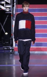 散发着清新前卫的潮牌品牌迷人魅力与怀旧气息（Tommy Hilfiger 17FW好看吗 余文乐上身Tommy Hilfiger2017秋冬新品）