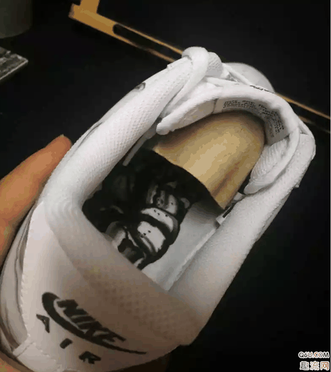 AF1万圣节透视骨骼开箱测评 AF1万圣节透视骨骼夜光好看吗