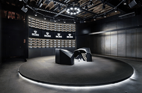 Nike推出个性化智能体验 自己设计鞋子只需90分钟制作