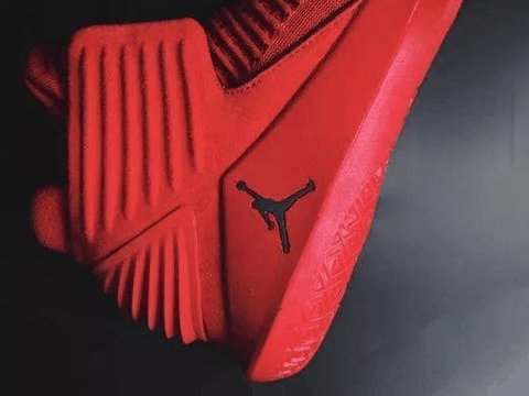 虽然大底外形潮牌与31别无二致（Air Jordan 32综合测评 Air Jordan 32配置解析）