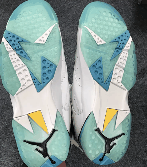 Air Jordan 7冰蓝开箱测潮牌资讯评 Air Jordan 7冰蓝实物欣赏（Air Jordan 7冰蓝开箱测评 Air Jordan 7冰蓝实物欣赏）