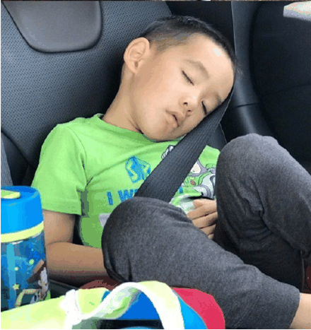 爸爸去哪儿5第一期嗯哼背的什么包 爸爸5第一期嗯哼的背包在哪买