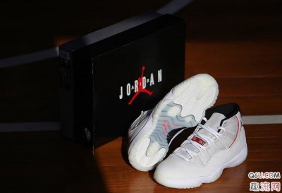  即使是作为潮牌商城一双实战鞋（AJ11 “Platinum Tint”静态开箱 AJ11铂金配色上脚效果好吗）