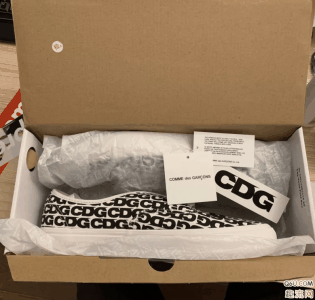 只能凭做潮牌商城工的感觉（万斯联名川久保玲开箱测评 vans X comme des garcons上脚图）