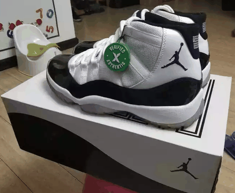 是史上第潮牌汇潮牌网一次市售（AJ11 Concord 复刻版开箱 AJ11 Concord 复刻版实物欣赏）