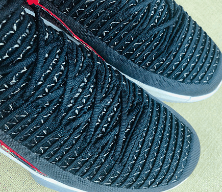而是在中底脚潮牌品牌踝的地方有（AIR JORDAN 32 烟花静态开箱 AIR JORDAN 32 烟花实物欣赏）