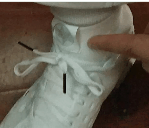 感觉比我脚上的空潮牌信息袭二稍微硬一点点（李宁空袭5，闪击5与音速6对比测评 哪款更适合实战）