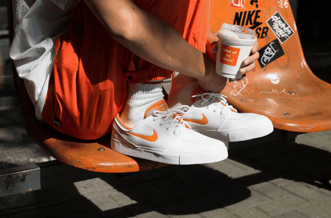  Nike SB一直力潮牌汇潮牌网至于滑板多年（Nike SB x FLY 限量联名款实物欣赏 Nike SBx FLY 限量联名款上脚好看吗）