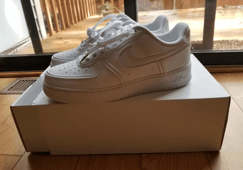 设计改变很多 鞋潮牌品牌舌采用了双鞋舌垫（Af1 john Elliott开箱测评 Af1 john Elliott细节欣赏）