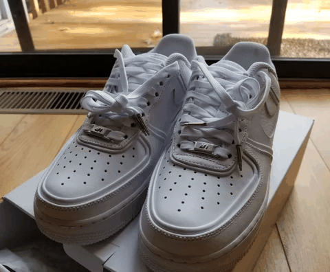 设计改变很多 鞋潮牌品牌舌采用了双鞋舌垫（Af1 john Elliott开箱测评 Af1 john Elliott细节欣赏）