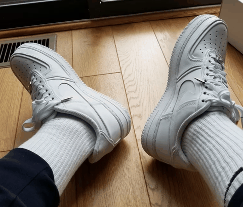 设计改变很多 鞋潮牌品牌舌采用了双鞋舌垫（Af1 john Elliott开箱测评 Af1 john Elliott细节欣赏）