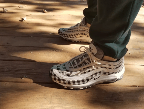 我们一起去潮牌商城了解下吧（Airmax 97巴宝莉开箱 Airmax 97巴宝莉上脚好看吗）