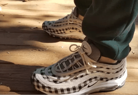 我们一起去潮牌商城了解下吧（Airmax 97巴宝莉开箱 Airmax 97巴宝莉上脚好看吗）