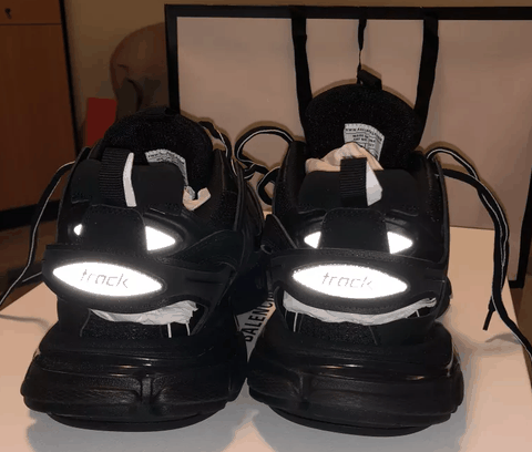  巴黎世家算是一潮牌汇潮牌网个奢侈的潮流品牌（Balenciaga Track Runner全黑开箱 Balenciaga Track Runner全黑实物欣赏）