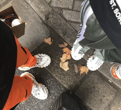  巴黎世家算是一潮牌汇潮牌网个奢侈的潮流品牌（Balenciaga Track Runner全黑开箱 Balenciaga Track Runner全黑实物欣赏）