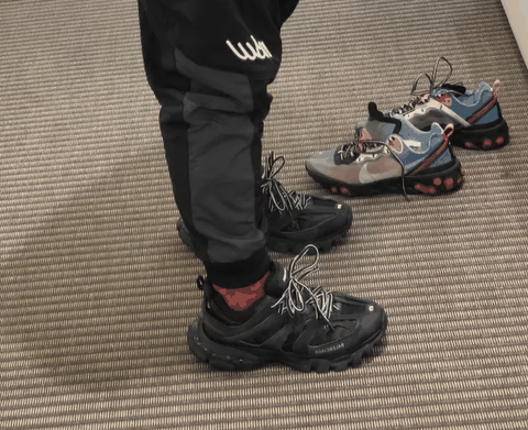  巴黎世家算是一潮牌汇潮牌网个奢侈的潮流品牌（Balenciaga Track Runner全黑开箱 Balenciaga Track Runner全黑实物欣赏）