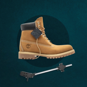 鞋身更是以 45潮牌商城 周年限定吊牌装饰（Timberland 45周年限定大黄靴细节欣赏 Timberland 45周年限定大黄靴怎么搭配）