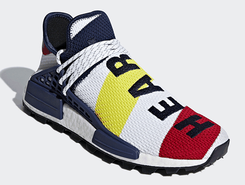 后跟则以 “B” 与三叶草 Logo 示人； 另一款全新潮牌信息鞋型 BBC x adidas Originals Tennis Hu V2 在延续初代网球鞋造型的基础上（菲董 BBC x adidas 全新联名在哪买 菲董 BBC x adidas 全新联名什么时候发售）
