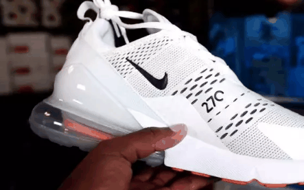 鞋款整体潮牌信息偏小一码（耐克Air Max 270白橙开箱测评 耐克Air Max 270白橙实物欣赏）