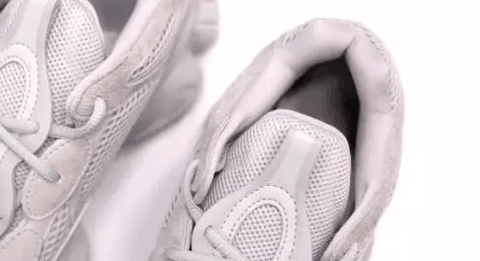 也不是那么潮牌信息容易入手的（椰子500 “Salt”开箱测评 Yeezy 500 “Salt”实物欣赏）