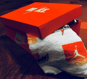 还是很帅气的 AJ1佳得乐值得入手吗潮牌信息 小编建议喜欢的小伙伴可以入手 性价比可观（AJ1佳得乐开箱 AJ1佳得乐上脚好看吗）