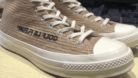 采用了棕色花潮牌信息呢面料制成（Golf Le Fleur x CONVERSE 1970s什么时候发售 Golf Le Fleur x CONVERSE 1970s实物欣赏）