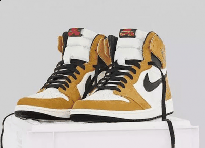  鞋舌黑红配色的 Nike 潮牌信息Air 细节采用皮革材质打造而成（AJ1最佳新秀在哪买 AJ1 “Rookie of the Year”多少钱）