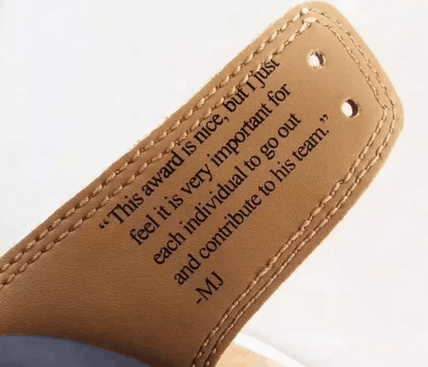  鞋舌黑红配色的 Nike 潮牌信息Air 细节采用皮革材质打造而成（AJ1最佳新秀在哪买 AJ1 “Rookie of the Year”多少钱）
