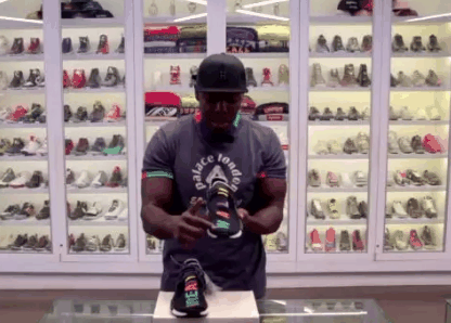  阿迪旗下一双亲友限潮牌汇潮牌网店定的鞋款Pharrell HUMAN RACE NMD（菲董联名 RACE NMD 开箱 菲董 联名 RACE NMD 实物欣赏）