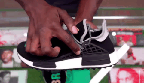  阿迪旗下一双亲友限潮牌汇潮牌网店定的鞋款Pharrell HUMAN RACE NMD（菲董联名 RACE NMD 开箱 菲董 联名 RACE NMD 实物欣赏）
