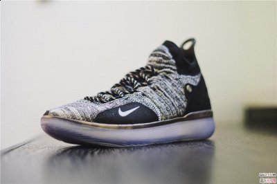 鞋底的纹路潮牌商城采用弧形纹（NIKE KD 11篮球鞋实战评测 KD11打外场合适吗）