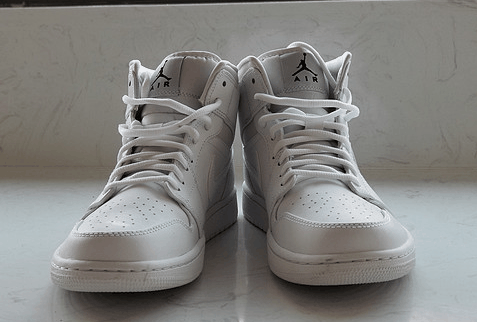 AJ1 mid 纯白开箱测评潮牌信息 AJ1 mid 纯白实物欣赏（AJ1 mid 纯白开箱测评 AJ1 mid 纯白实物欣赏）