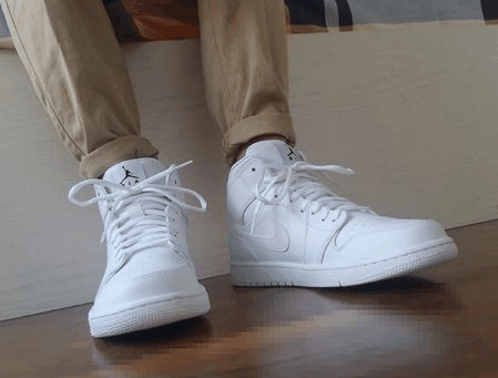 AJ1 mid 纯白开箱测评潮牌信息 AJ1 mid 纯白实物欣赏（AJ1 mid 纯白开箱测评 AJ1 mid 纯白实物欣赏）