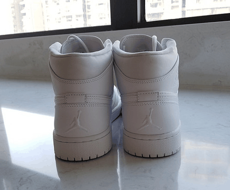 AJ1 mid 纯白开箱测评潮牌信息 AJ1 mid 纯白实物欣赏（AJ1 mid 纯白开箱测评 AJ1 mid 纯白实物欣赏）