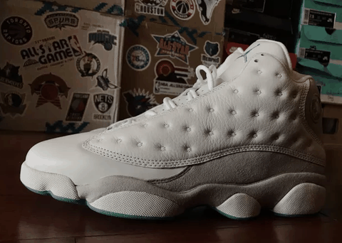 是一双值得潮牌商城入手的鞋款 （AIR JORDAN 13白北卡实物欣赏 AIR JORDAN 13 白北卡细节欣赏）