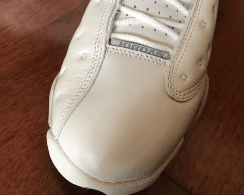 是一双值得潮牌商城入手的鞋款 （AIR JORDAN 13白北卡实物欣赏 AIR JORDAN 13 白北卡细节欣赏）