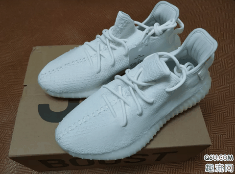 yeezy 350 v2纯白开箱测评 椰子350 v2纯白上脚图赏析