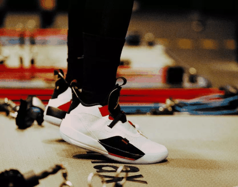 Air Jordan 3也是潮牌品牌一双革命性作品（AJ33实战测评 AJ33与AJ32，AJ31有什么不同）