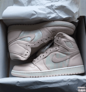 买一两双潮牌aj1未必不可（AJ1 Guava Ice樱花粉开箱测评 AJ1 Guava Ice上脚图赏析）