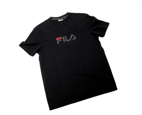  FILA x 10 Corso Como限量版是由经典时尚运动潮牌资讯品牌 FILA 与奢侈品概念店 10 Corso Como 进行合作共同打造的（FILA x 10 Corso Como限量版在哪买 FILA x 10 Corso Como限量版怎么样）