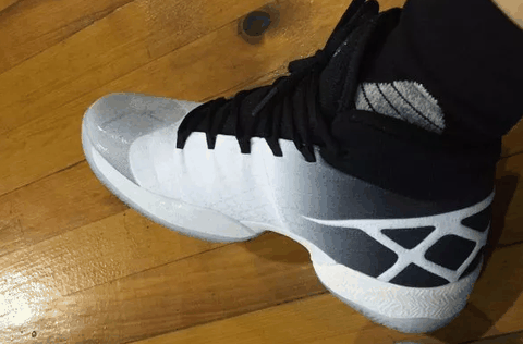 所以就放上潮牌信息一张AJ31（AJ30，AJ31，AJ32对比测评 AJ30，AJ31，AJ32哪款好）