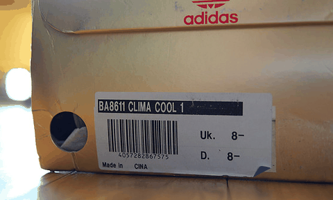 稳了 依然随意的小票 阿迪 Climacool 1 跑鞋实物欣赏 主角登潮牌品牌场 鞋头左右各有一个开孔 45°满满的年代感 元年最经典是白色配上红色三条杠（阿迪 Climacool 1 跑鞋开箱 阿迪 Climacool 1 跑鞋实物欣赏）