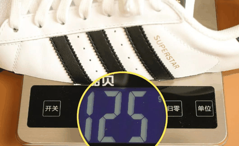 就凭借着质潮牌感和精工（Adidas 贝壳头拆解测评 Adidas Superstar配置简析）