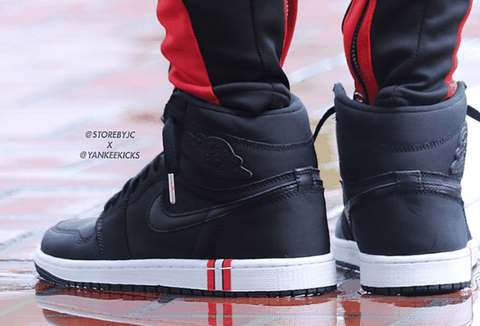 氯丁橡胶常被用来制作足球领域的装潮牌备 大巴黎配色取消了 Air Jordan 1 的标志性冲孔鞋面（Air Jordan 1大巴黎细节欣赏）