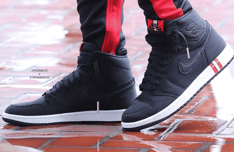 氯丁橡胶常被用来制作足球领域的装潮牌备 大巴黎配色取消了 Air Jordan 1 的标志性冲孔鞋面（Air Jordan 1大巴黎细节欣赏）