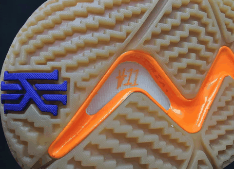 上一双给我类似潮牌品牌这种包裹感的鞋（欧文4德鲁大叔开箱 KYRIE 4 EP德鲁大叔包裹性怎么样）